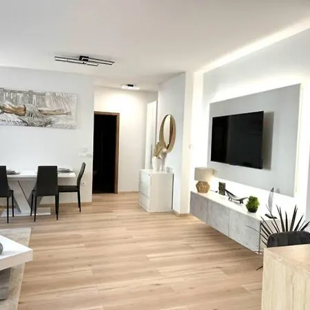 Via Milano Apartment Rom